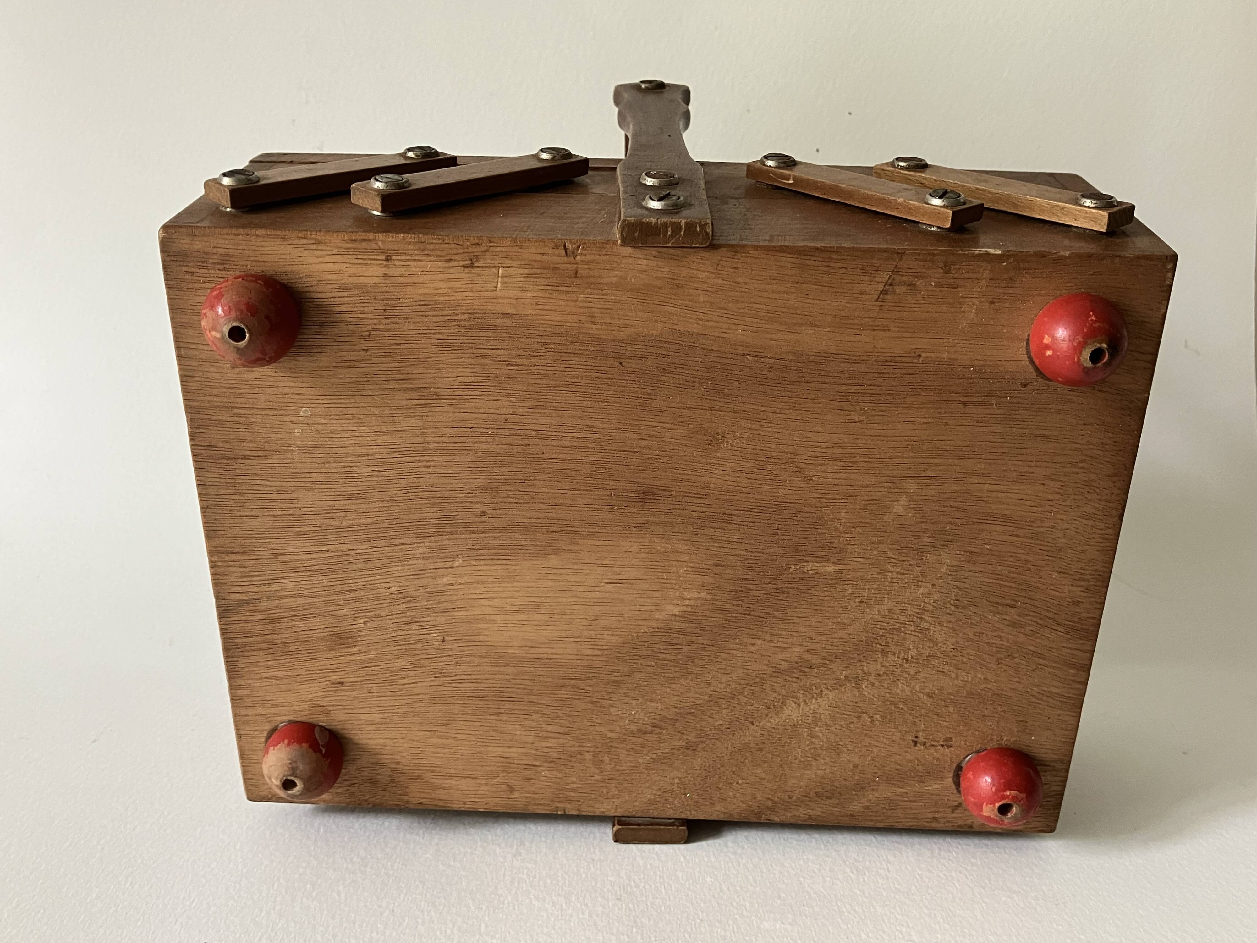 Old toy, little worker