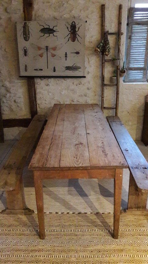 Farm table
