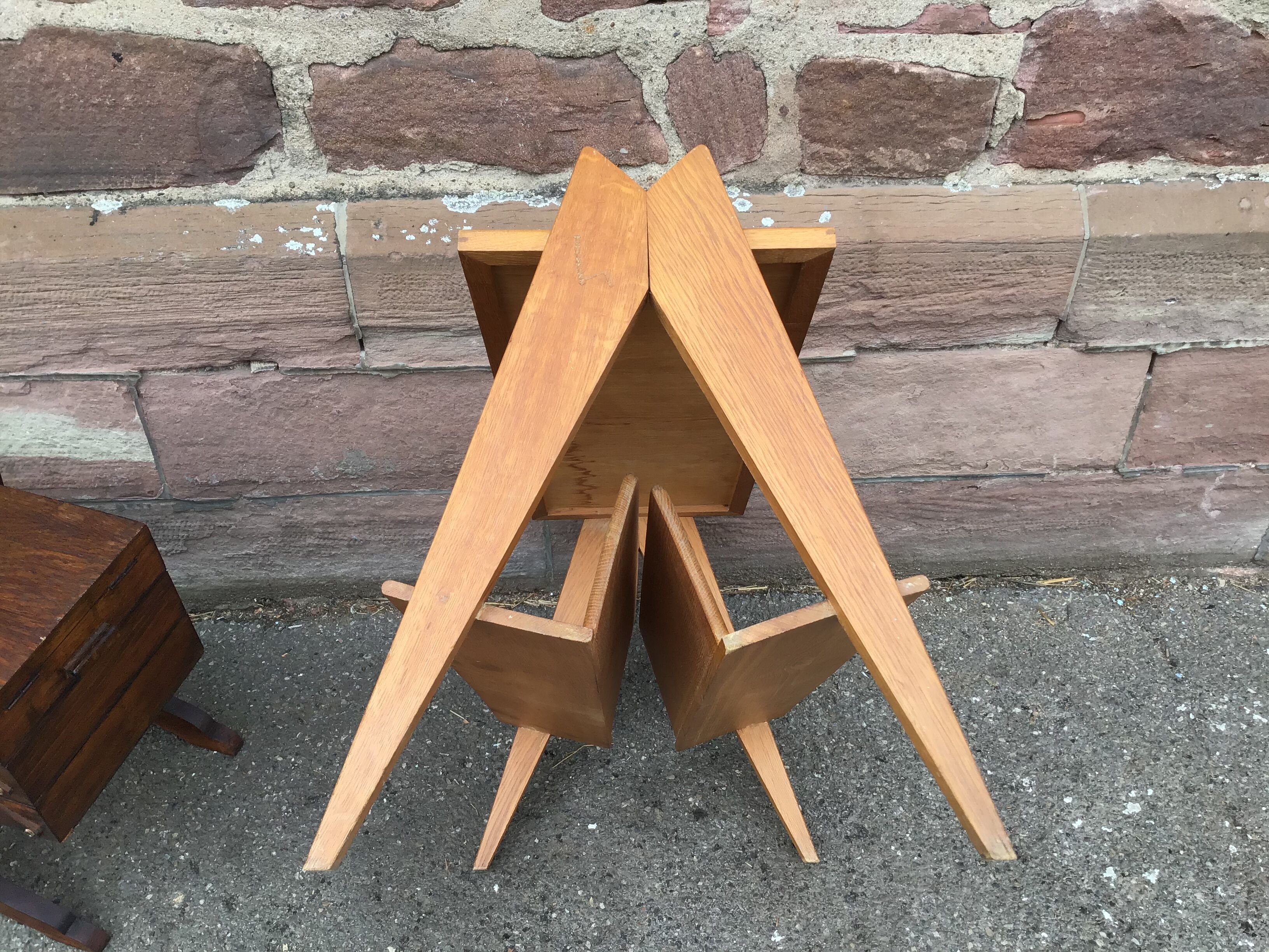 Étagère scandinave pied compas 1960