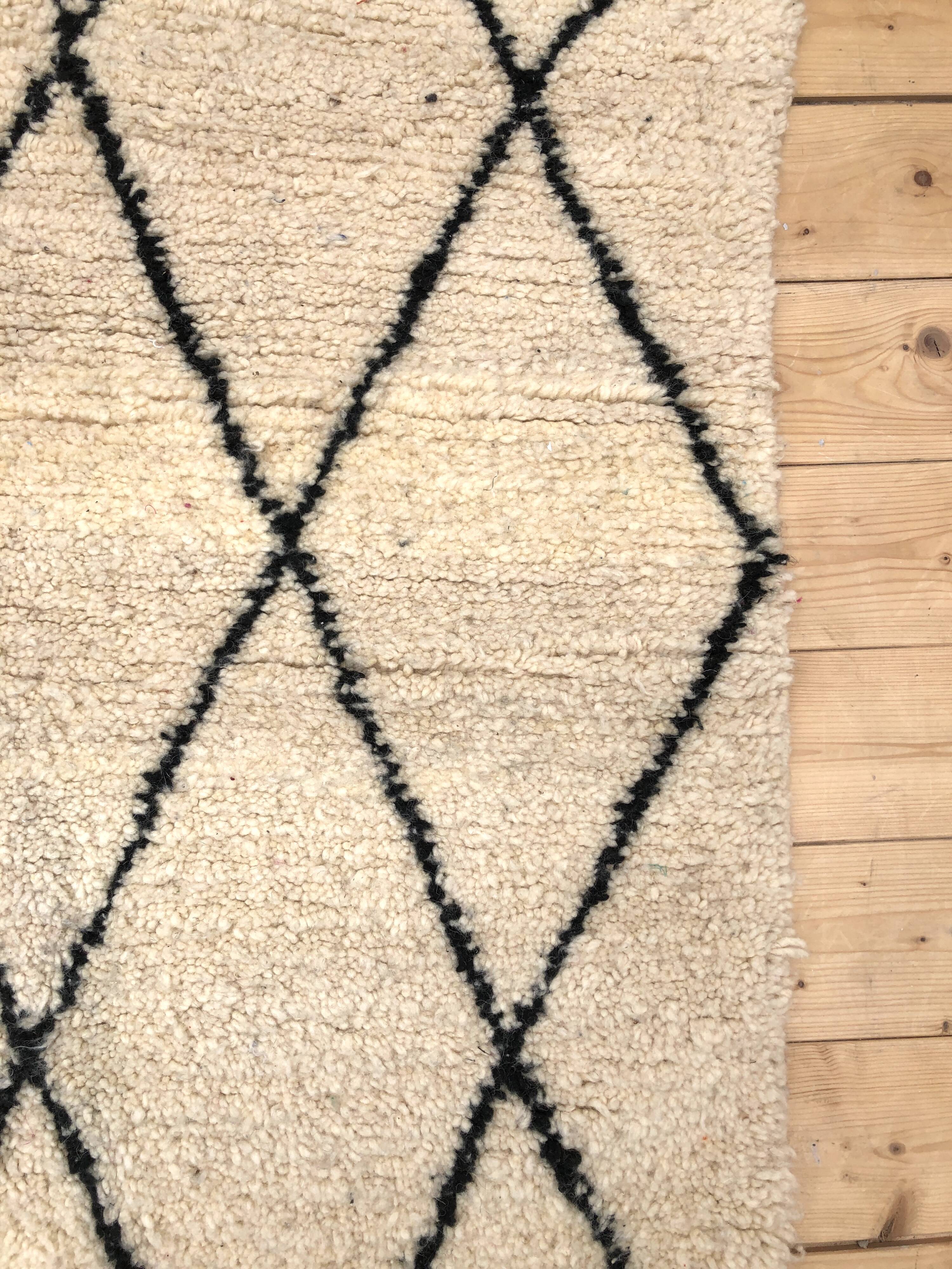 Moroccan Berber carpet Boujaad in Rhombus black 1, 31x0, 71m