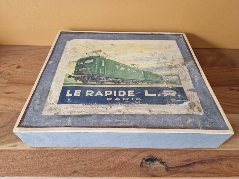Old Louis Roussy box - LR Le Rapide - Scale O - in sheet metal from the 1940s