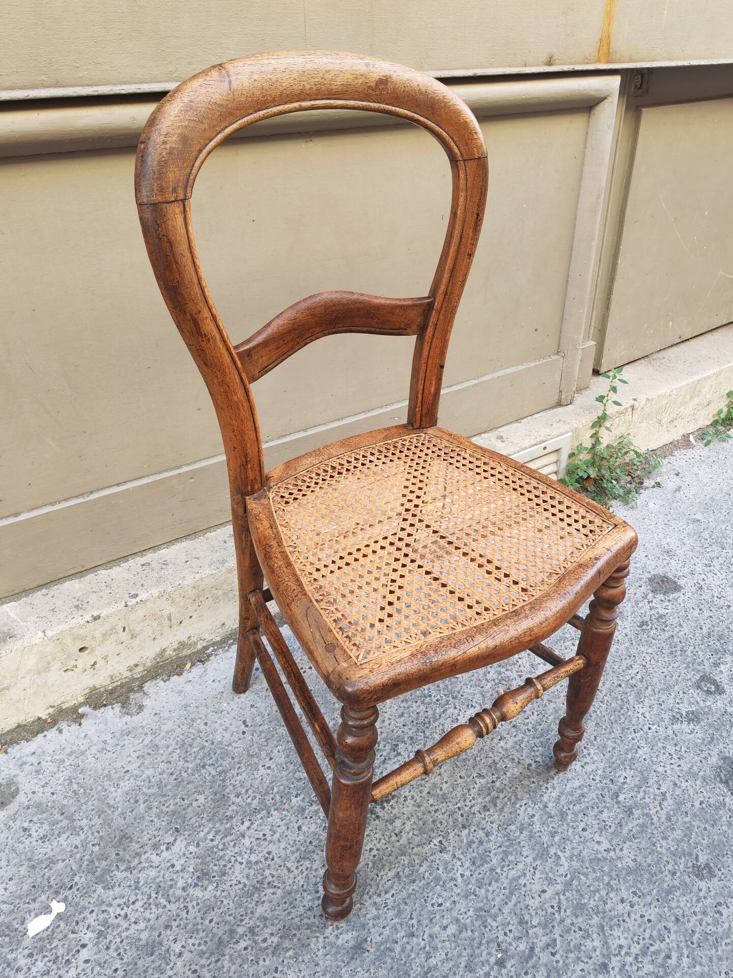 Louis Philippe style chair in walnut, 1900.