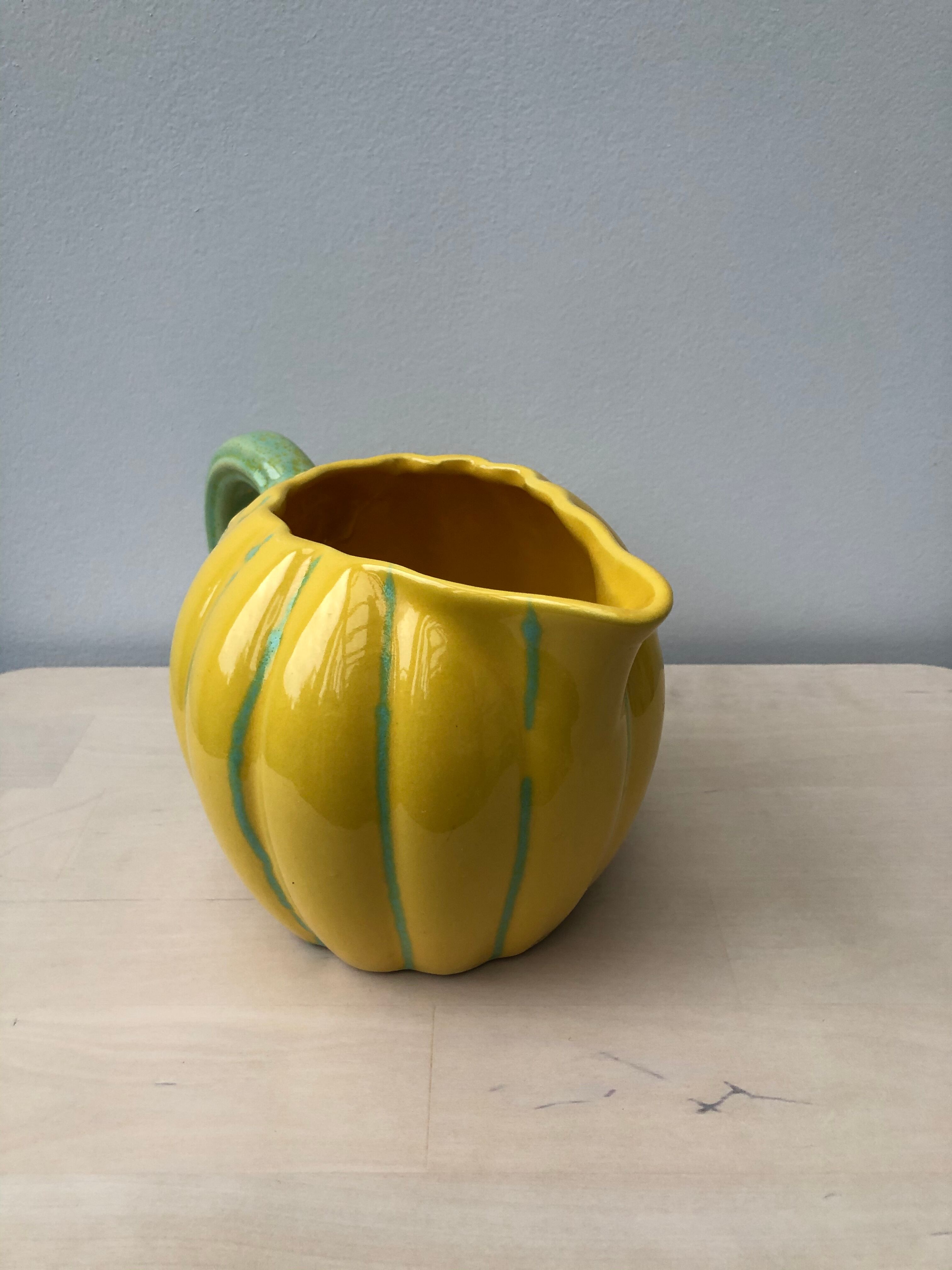 Melon pitcher