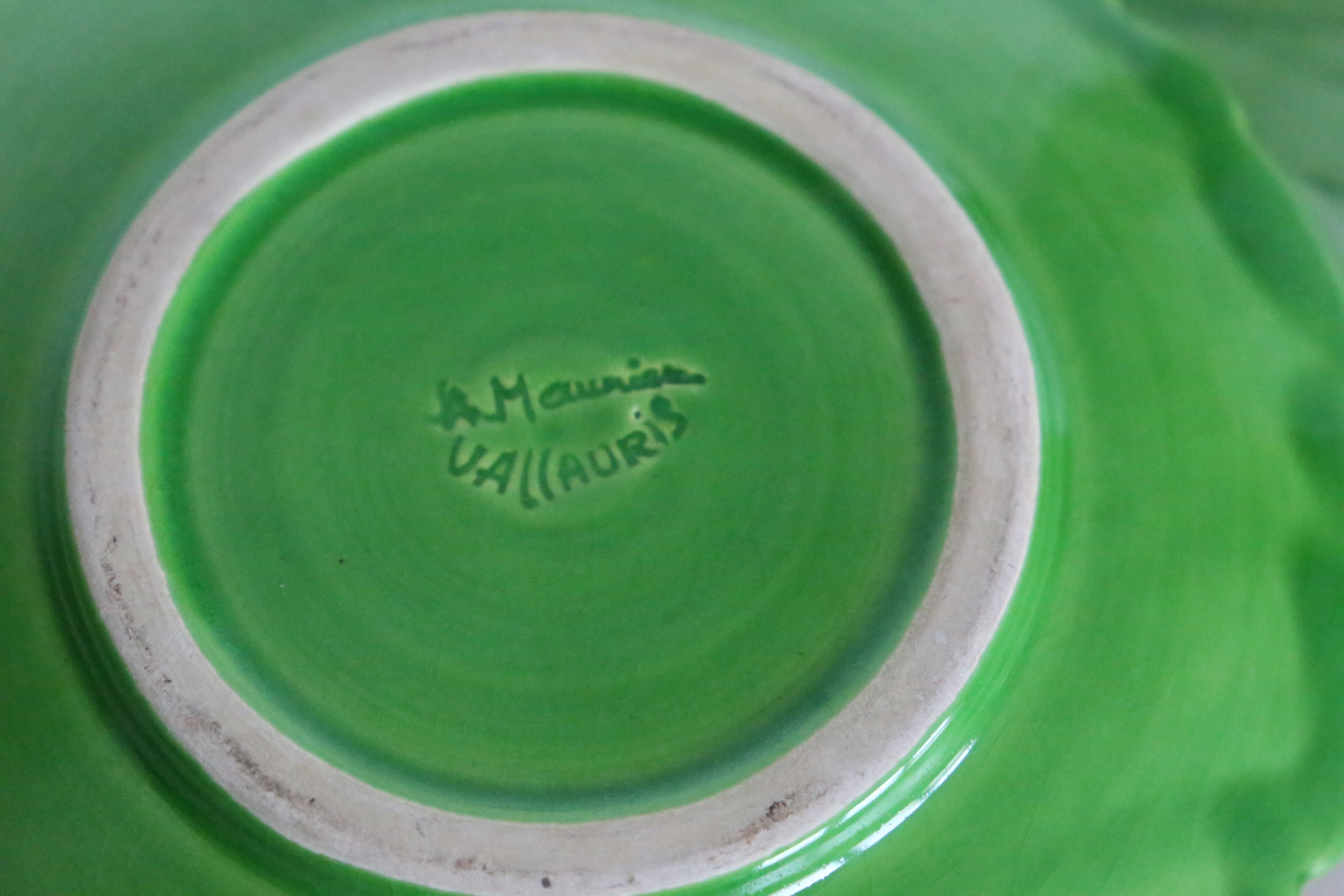 Plates Vallauris Alain Maunier, 1970, in the shape of a flower, in green earthenware