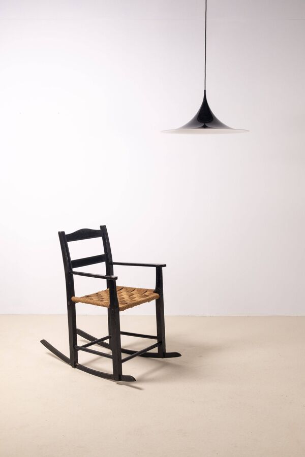 Fauteuil à bascule du début du 20e siècle avec siège en gazon, Danemark
