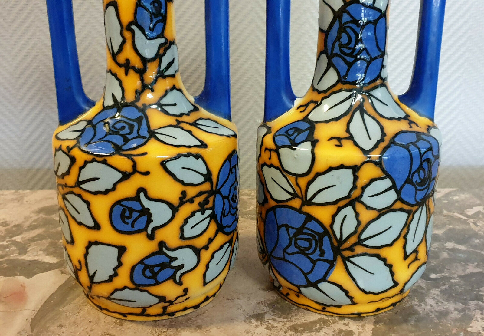 Paire de vases époque art déco a décors émaillé