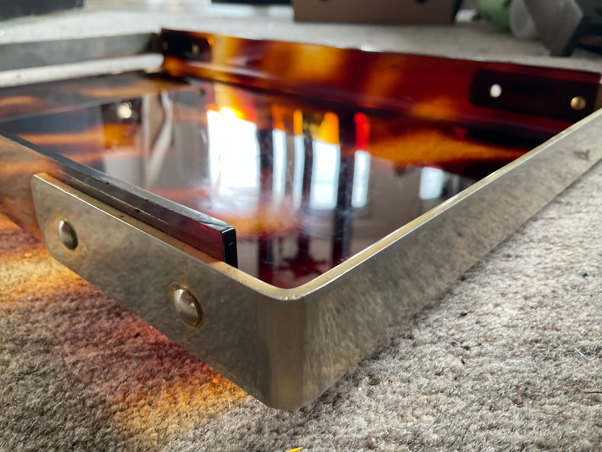 Vintage plateau in tortoiseshell lucite, Maison Mercier style.