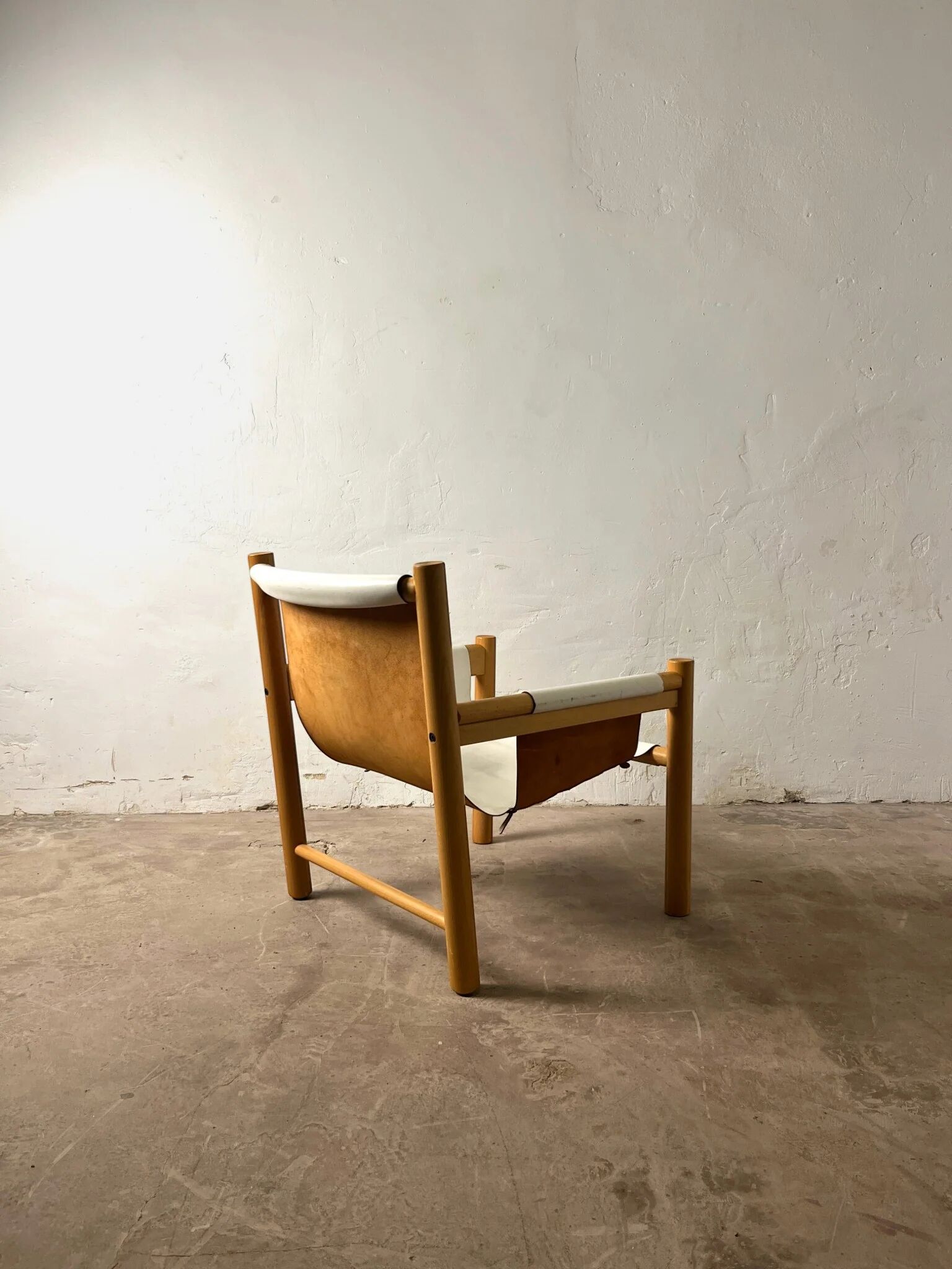 Safari armchair in white leather by Ibisco, Italian design, 1970s.