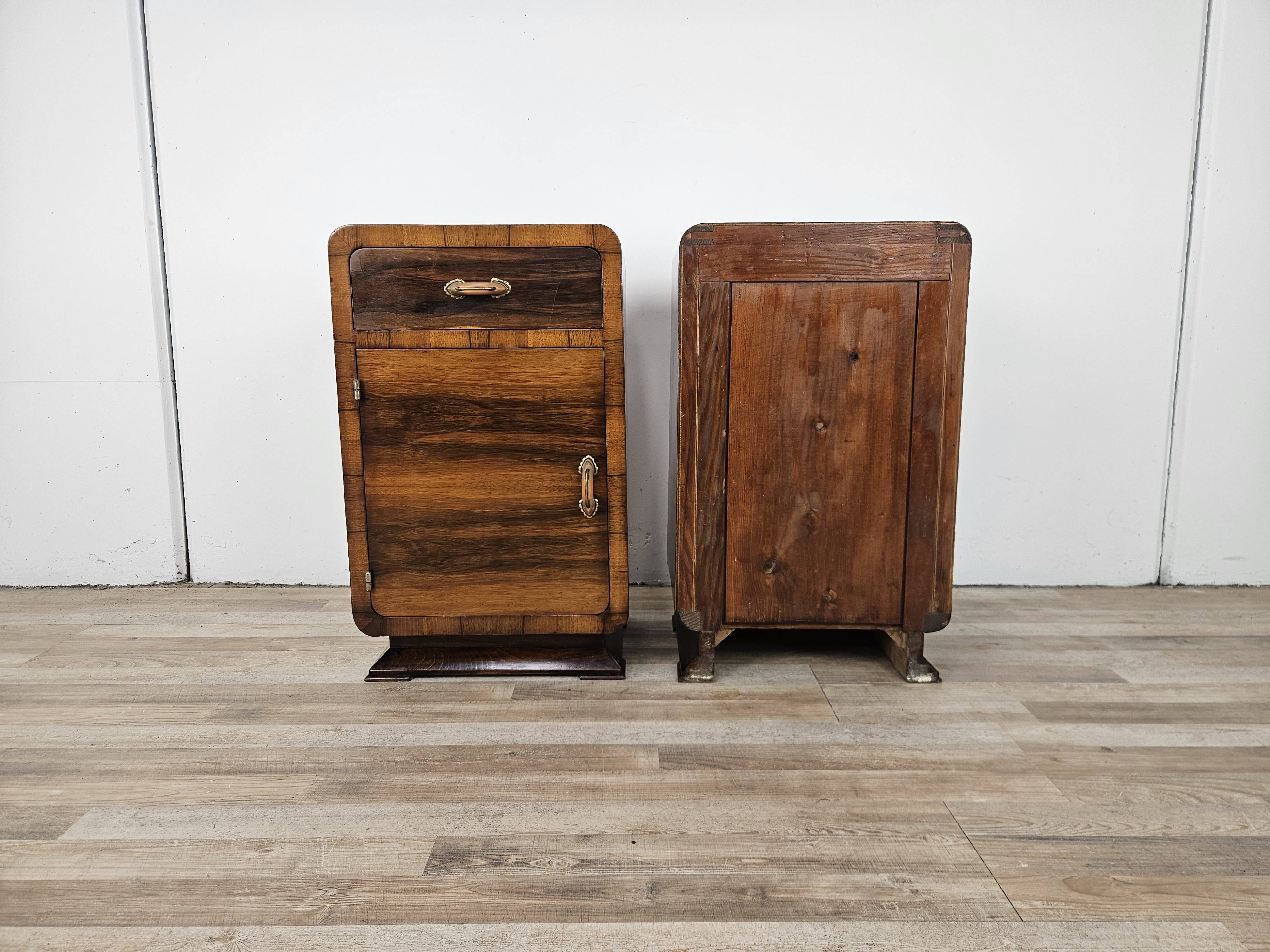 Art Decò walnut bedside tables with door and drawer