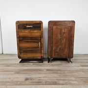 Tables de chevet en noyer Art Déco avec porte et tiroir