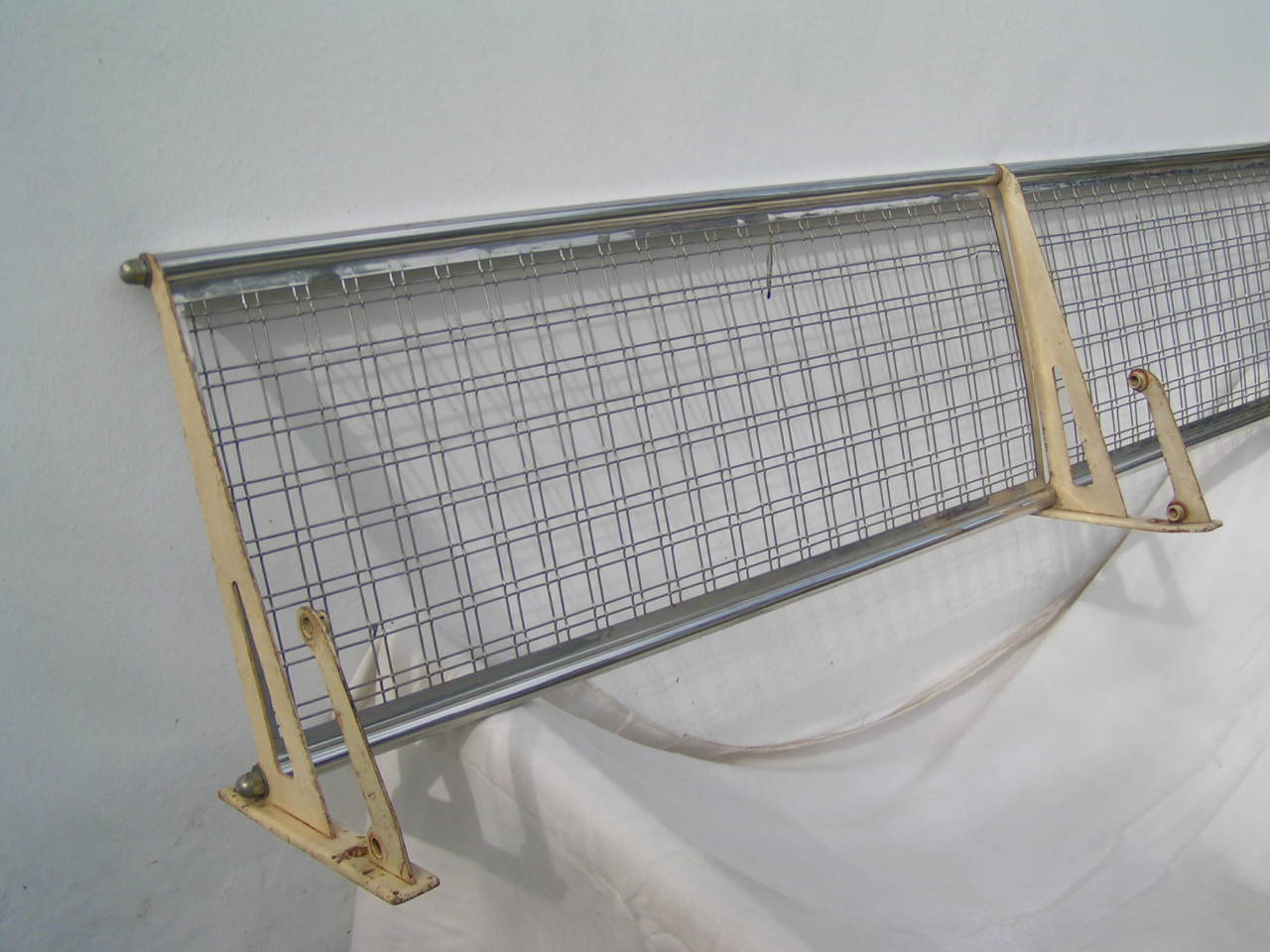 Shelf train luggage rack
