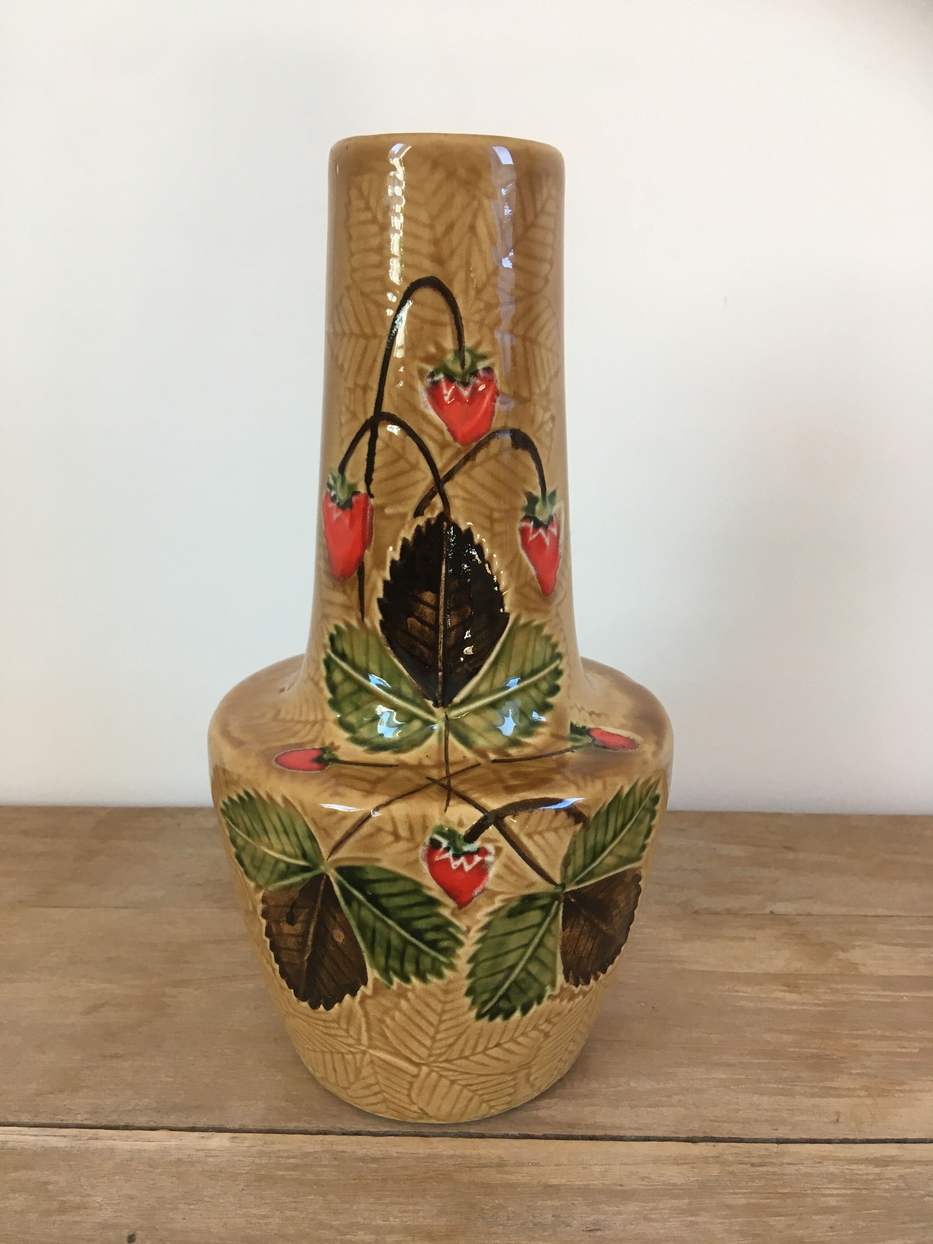 Vintage strawberry vase Le Poet-Laval