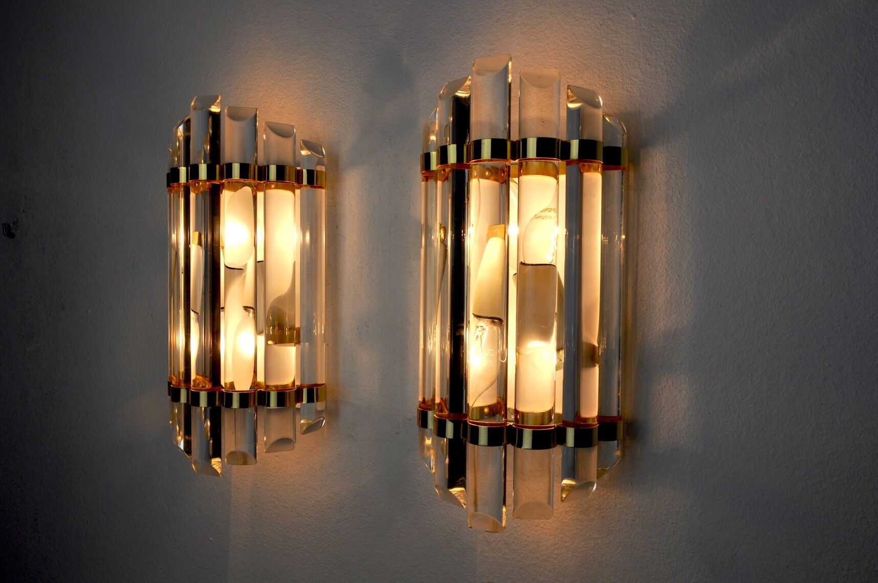 Pair of Venini wall lamps, cut glass, Murano, Italy, 1970