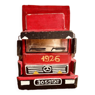 Toy / Wooden truck / India / Vintage