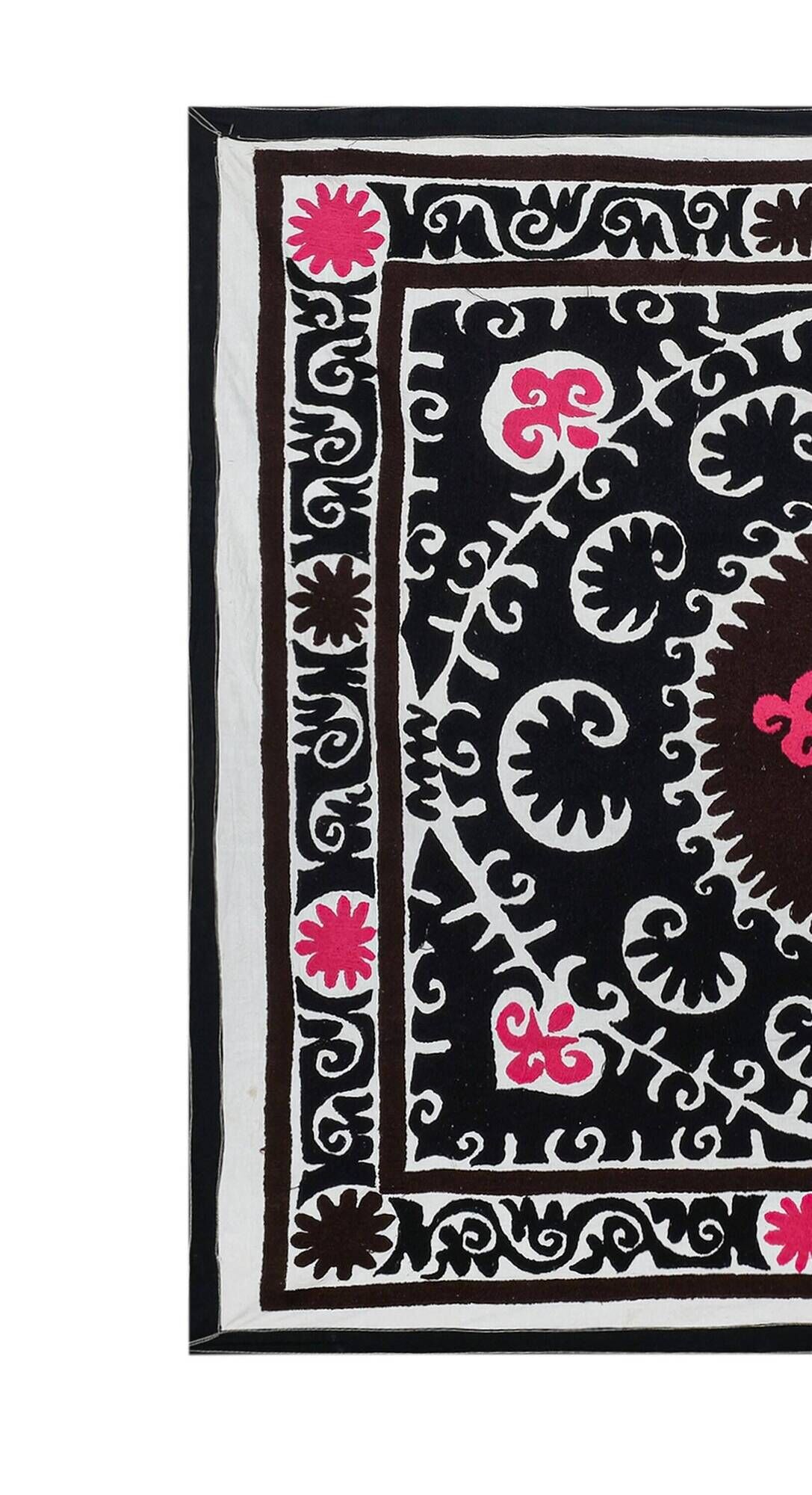 Vintage hand-embroidered tablecloth 125x158 cm