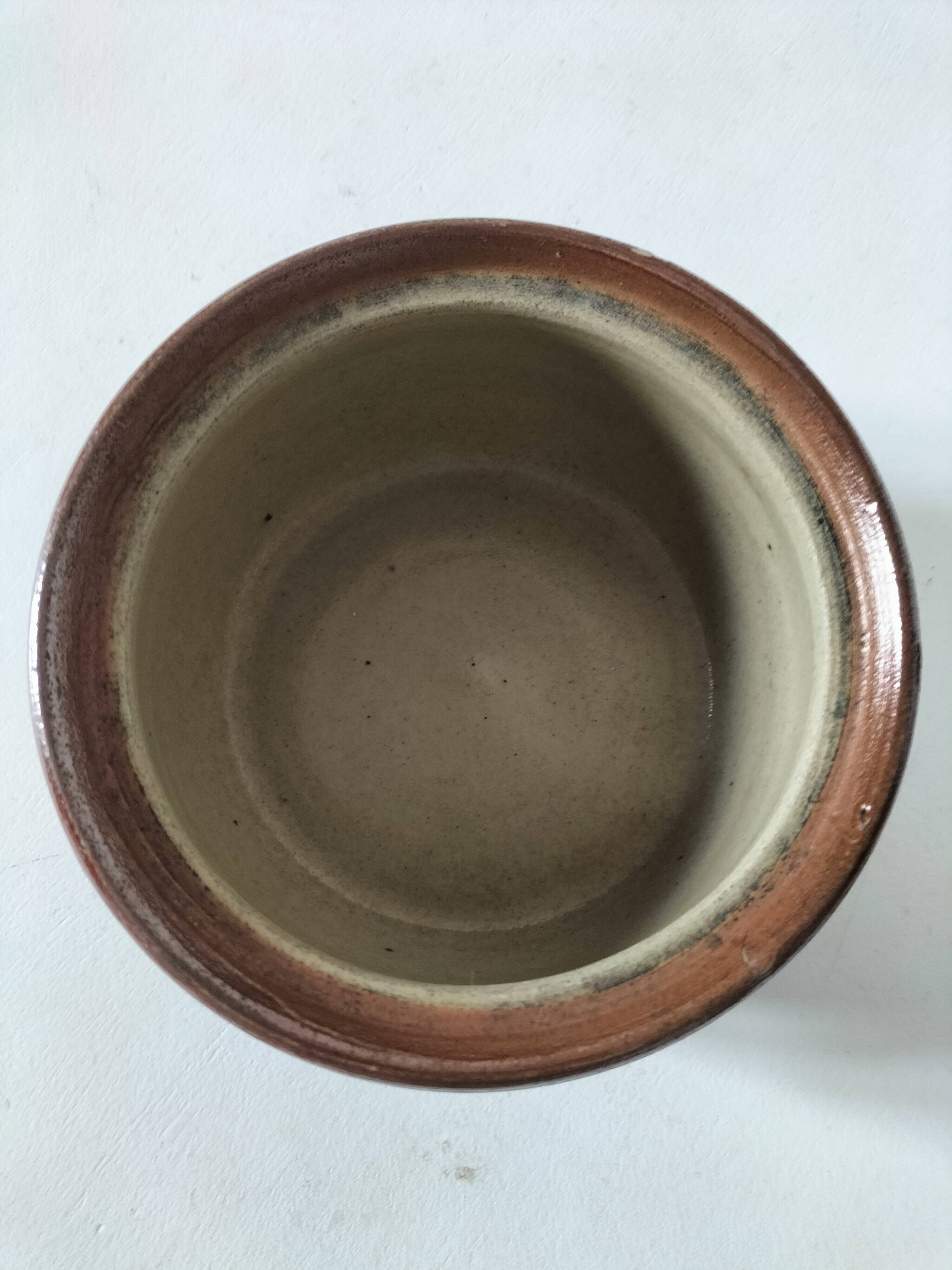 Stoneware pot Corneau Myennes decorated with hares