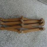 Wooden accordion coat rack