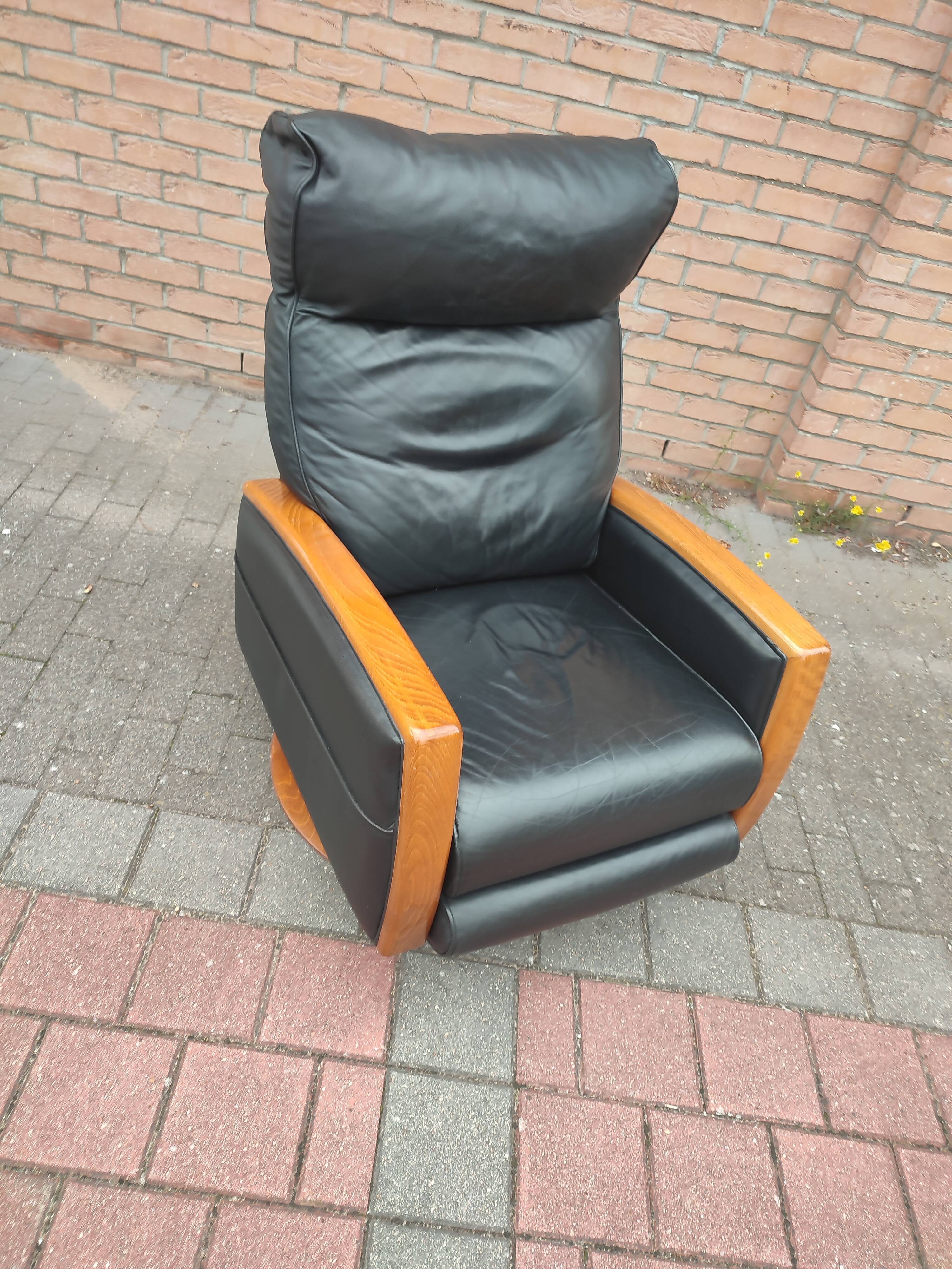 Luxury lusch vintage leather armchair