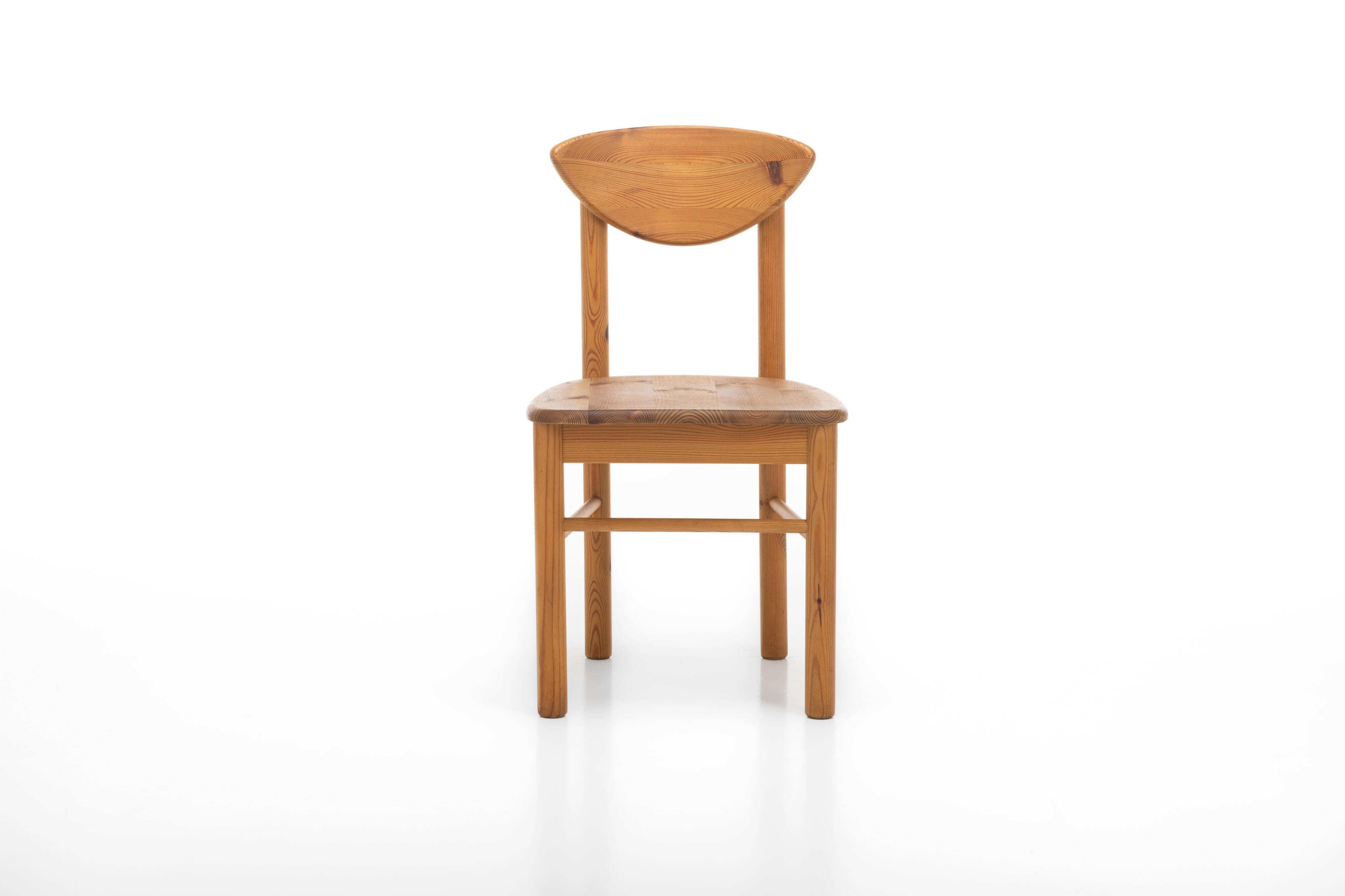 Suite de 6 chaises à repas vintage en pin