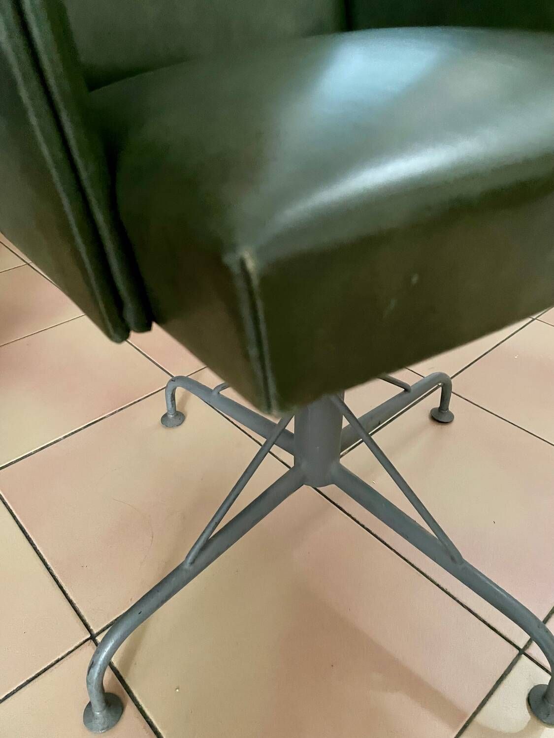 Fauteuil de coiffeur pivotant vintage