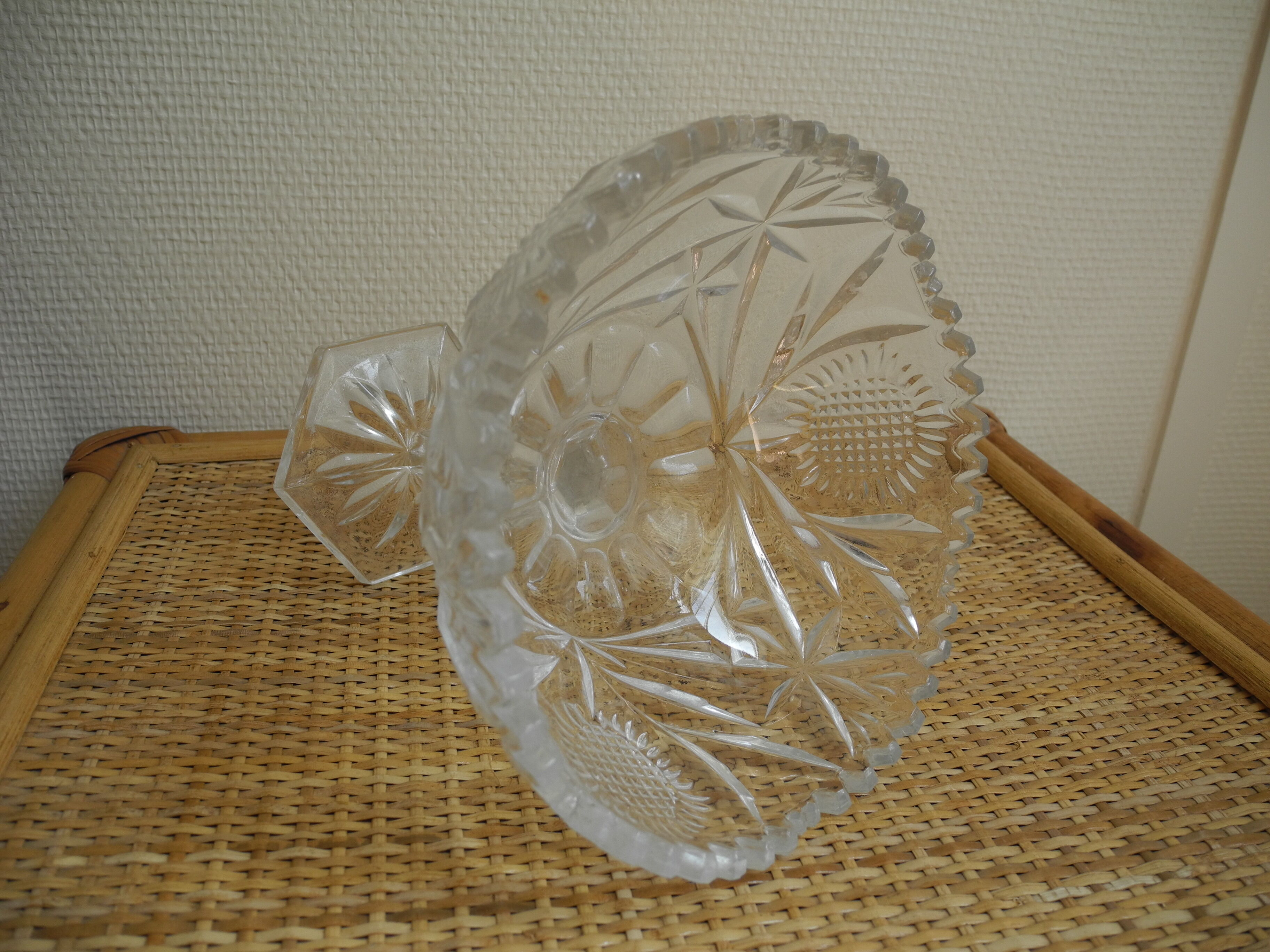 coupe pied cristal moulé