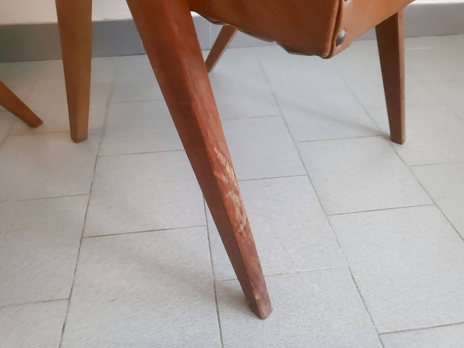 PAIR OF VINTAGE 1950 BRIDGE ARMCHAIRS WITH COMPASS LEGS IN OAK & SIMILAR LEATHER HAV