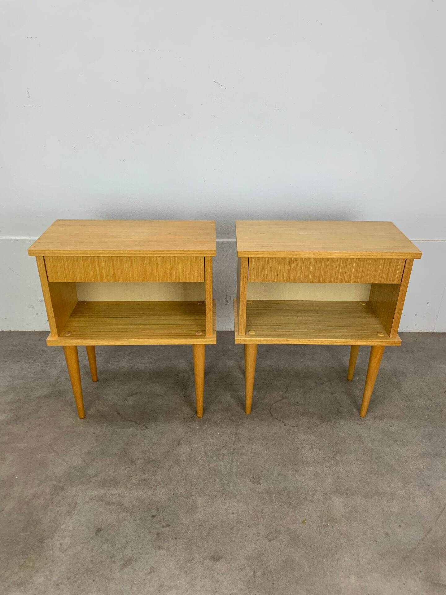 Paire de tables de chevet vintage années 60, bois blond