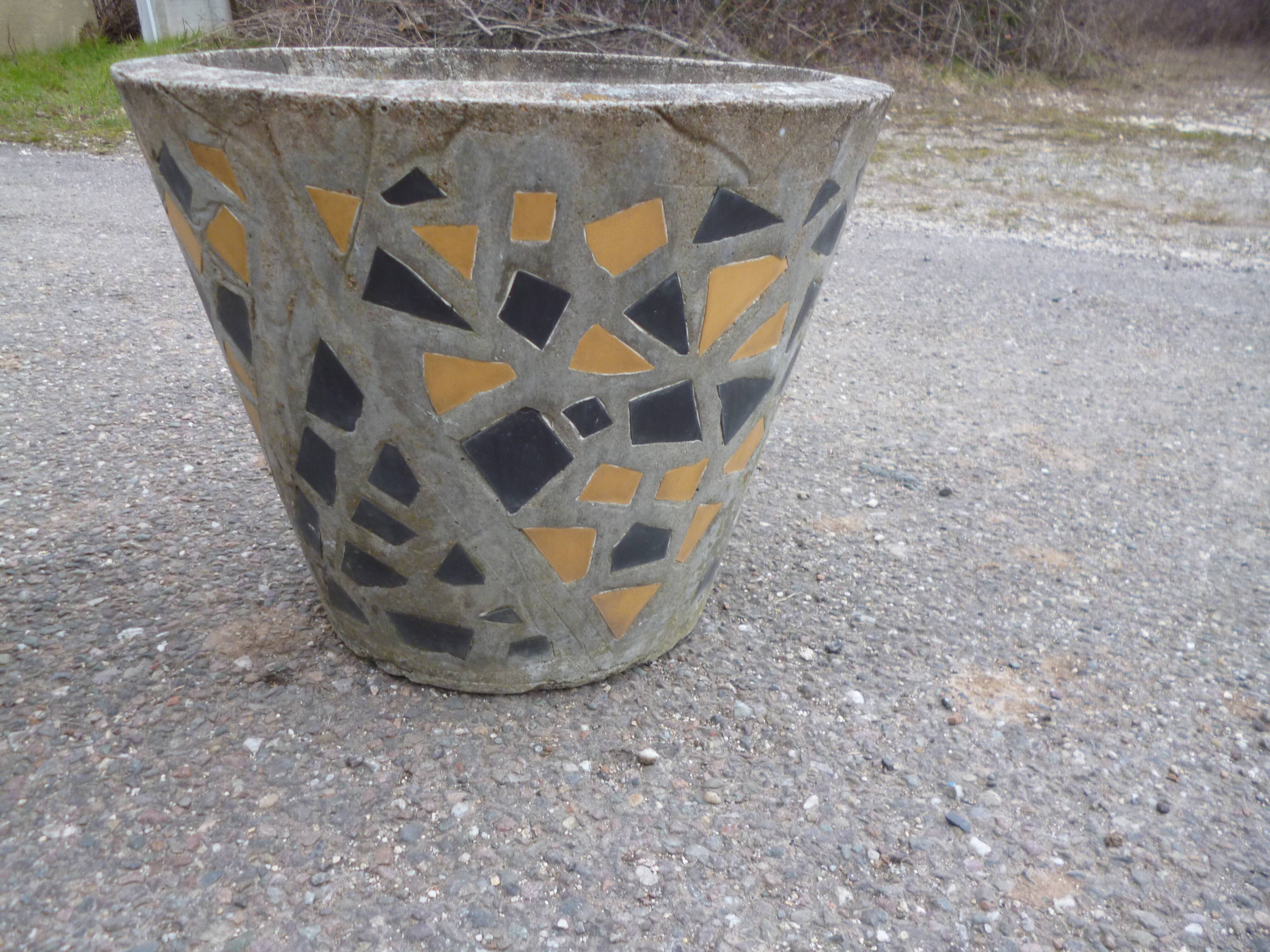 Pair of cement basins and tiles from the 50s