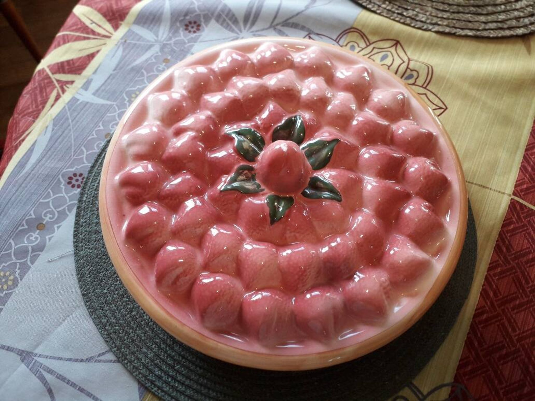 Vintage dessert plate in glazed ceramic with strawberry design, 1950s-1970s.