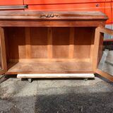 Dresser / display cabinet / sideboard top with beveled glass