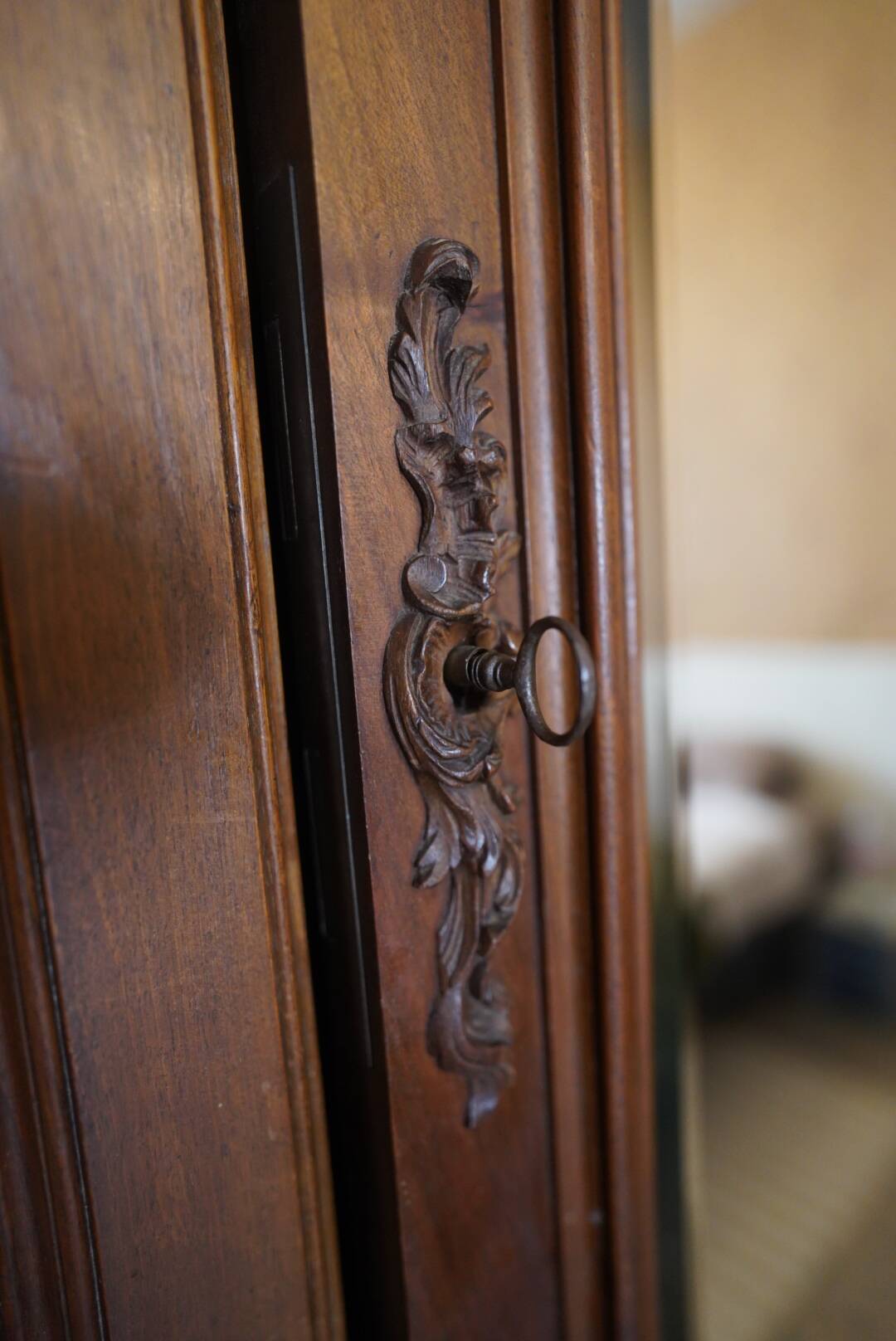 Armoire à glace style Louis XV