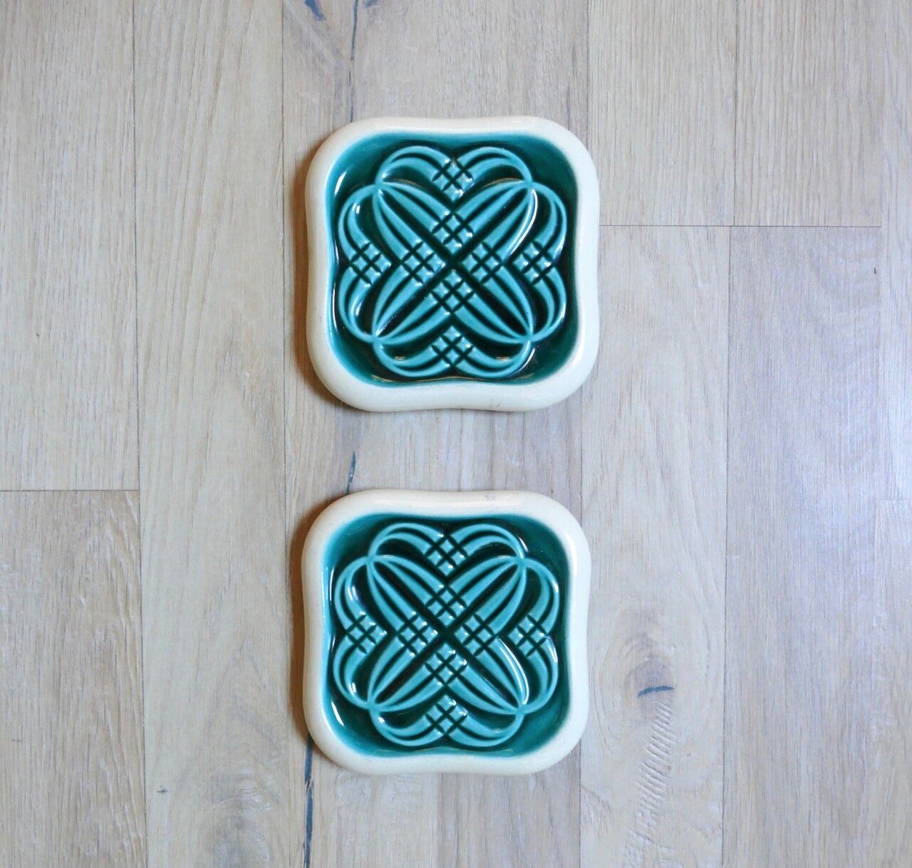 Under the plate and under glass