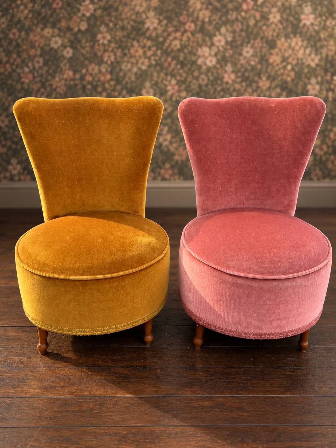 Chauffeuse vintage jaune moutarde en velours – une touche de soleil