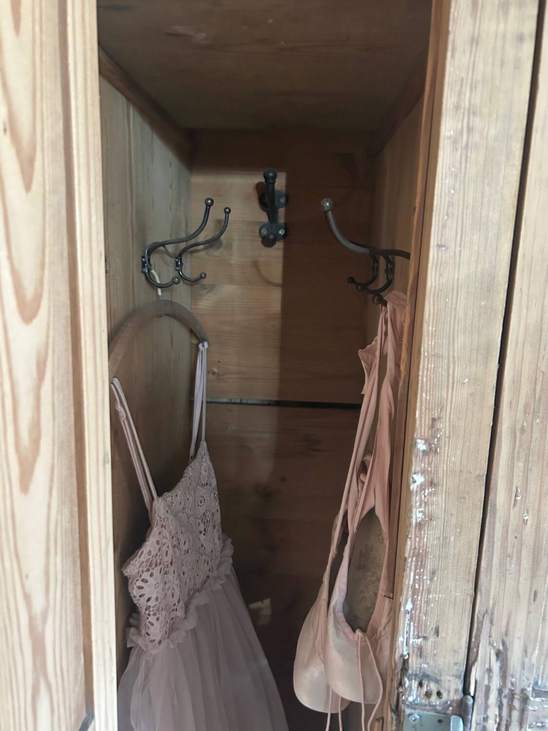 Antique wooden workshop locker with 3 doors