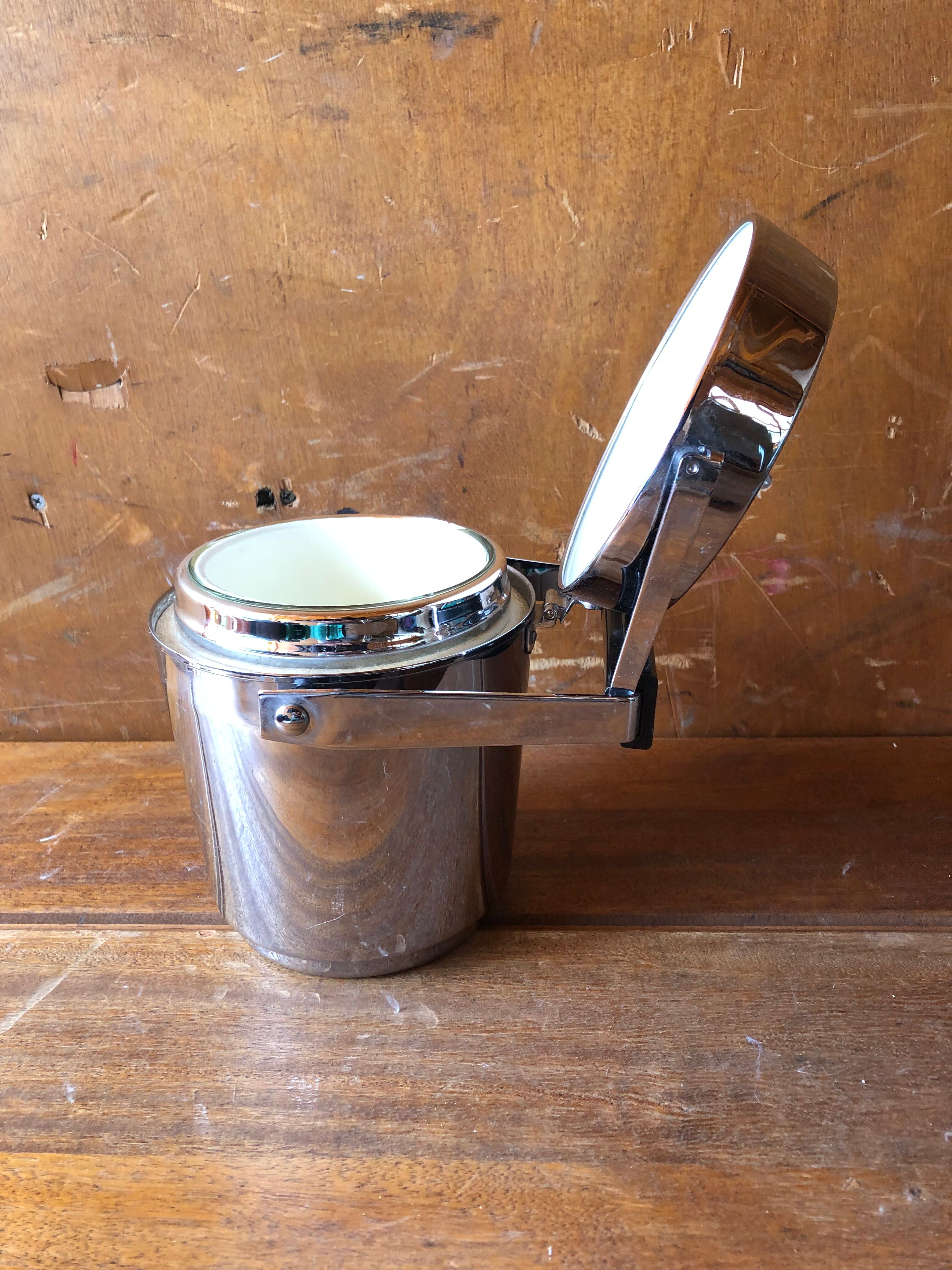 Old seau with glacons elfi with cove & chrome metal clamp