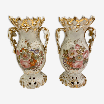 Paire de vases décoratifs 19ème en porcelaine de Paris