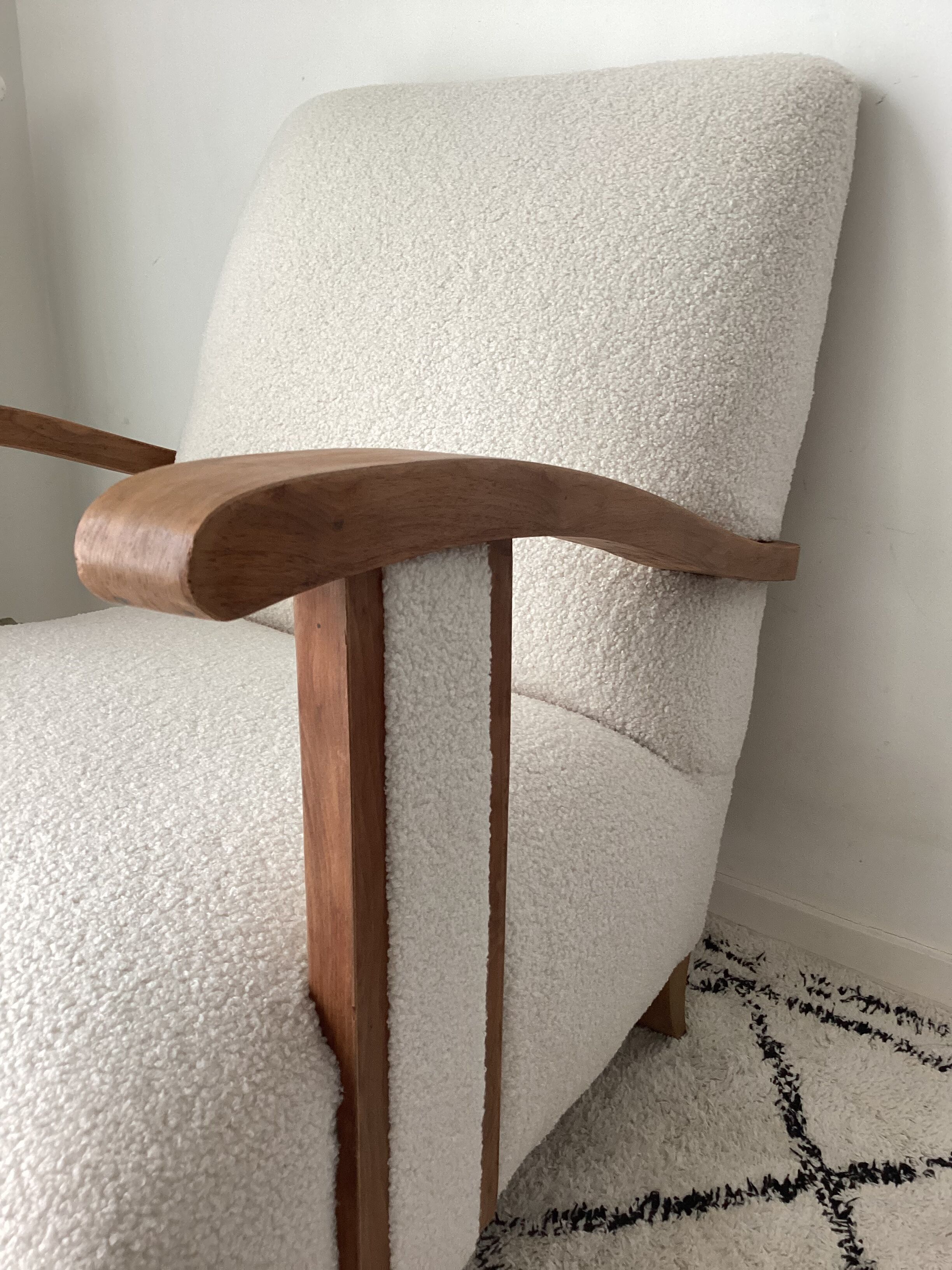 Vintage armchair completely restored with a French terry fabric