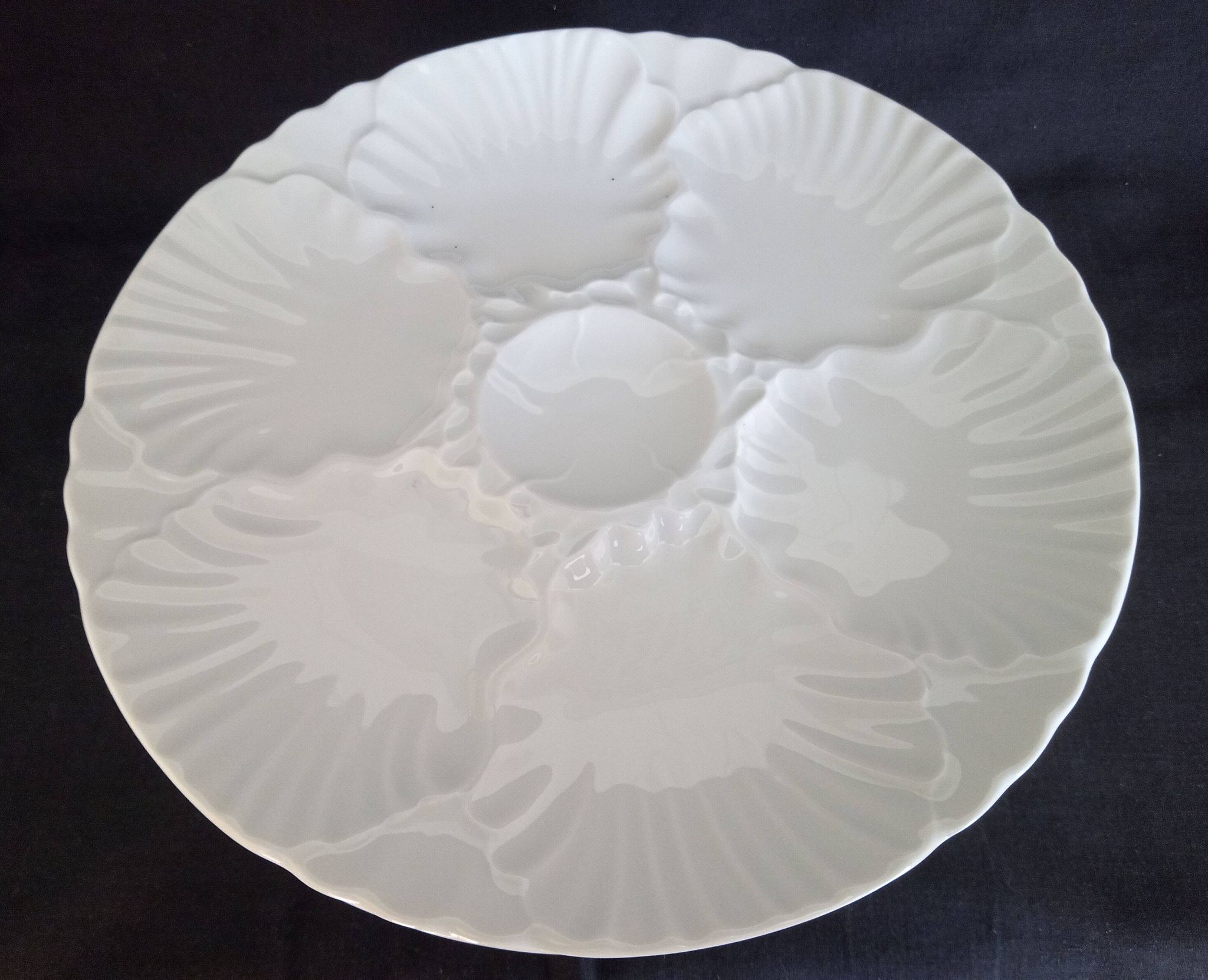 Set of 6 Bareuther Bavaria white porcelain oyster plates