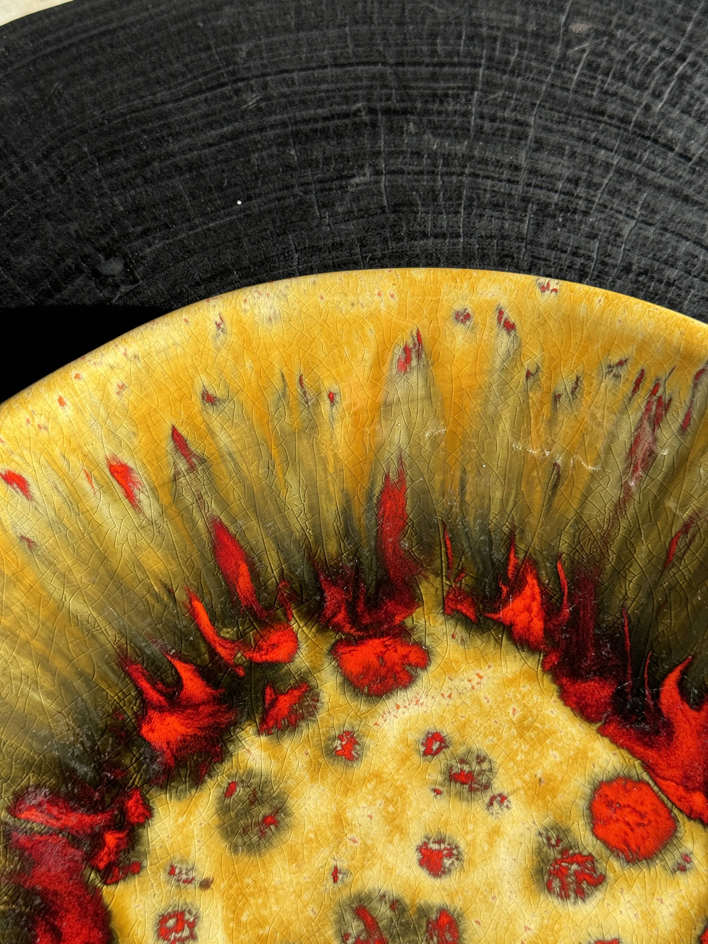 Large circular dish in West Germany style, brand JQ D35 H5.