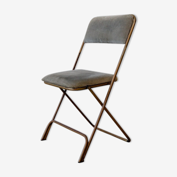 Folding velvet chair