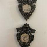Duo de broderies encadrées