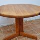 Table basse scandinave en pin massif piètement tripode style chalet suédois