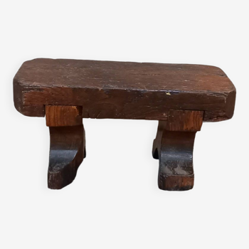 Petit tabouret brutaliste