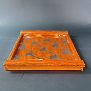 Deux plateaux en bois et verre