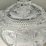 Large Bonbonniere/Drageoir in Bohemian crystal. Frosted floral motifs, diamond tip. Boho chic