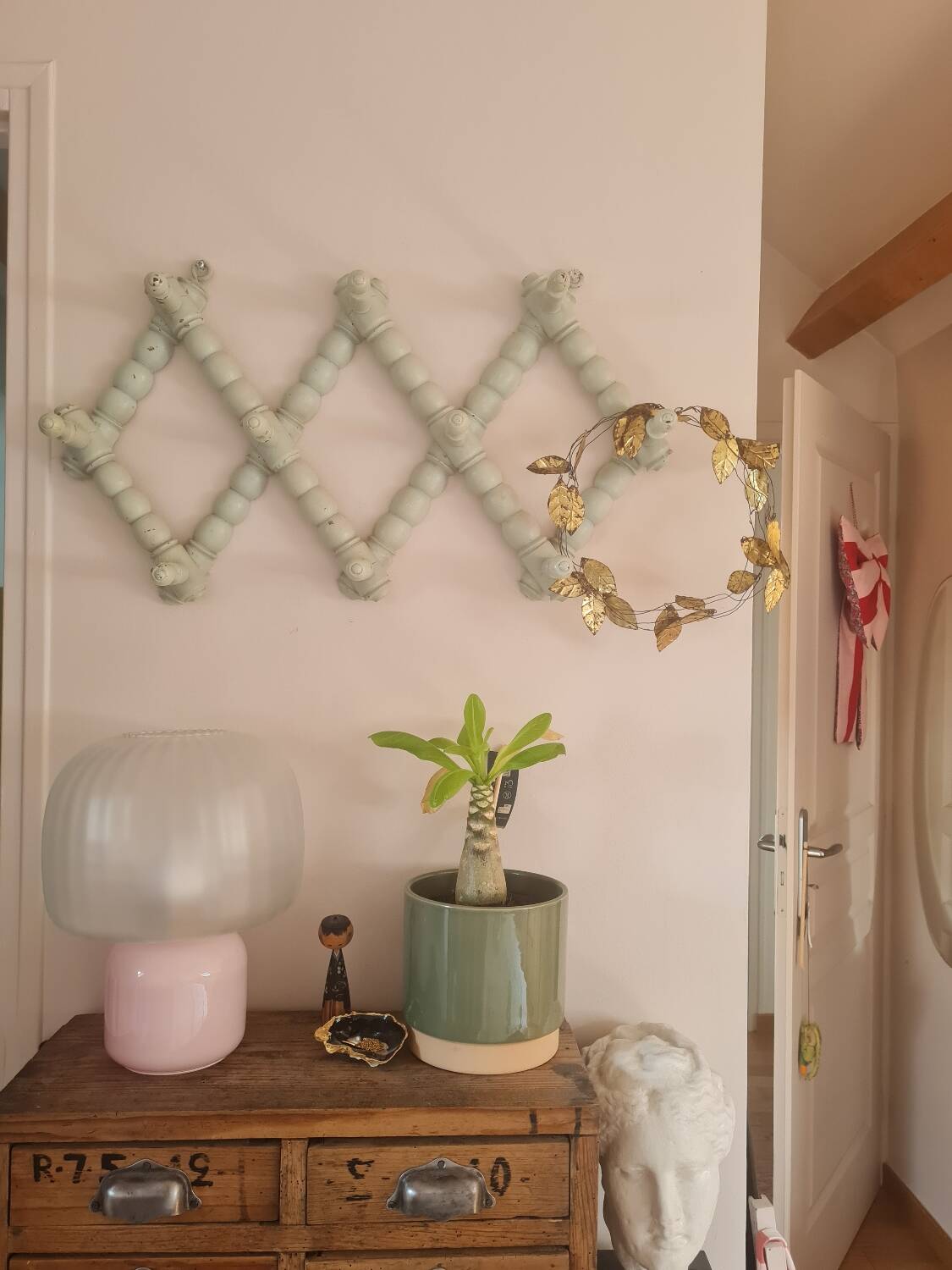 Coat and hat rack