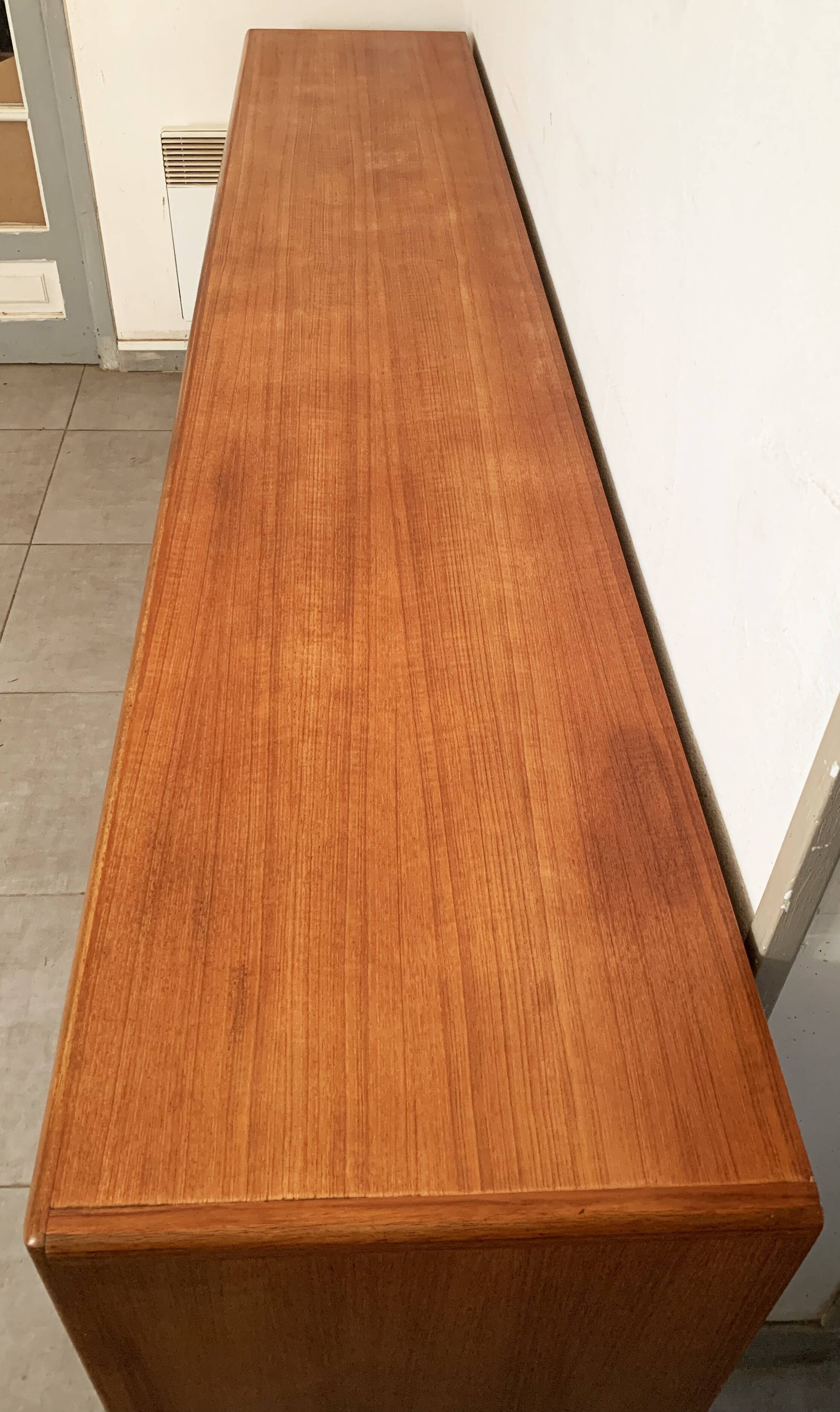 Large Danish vintage row in blond teak from the 60s