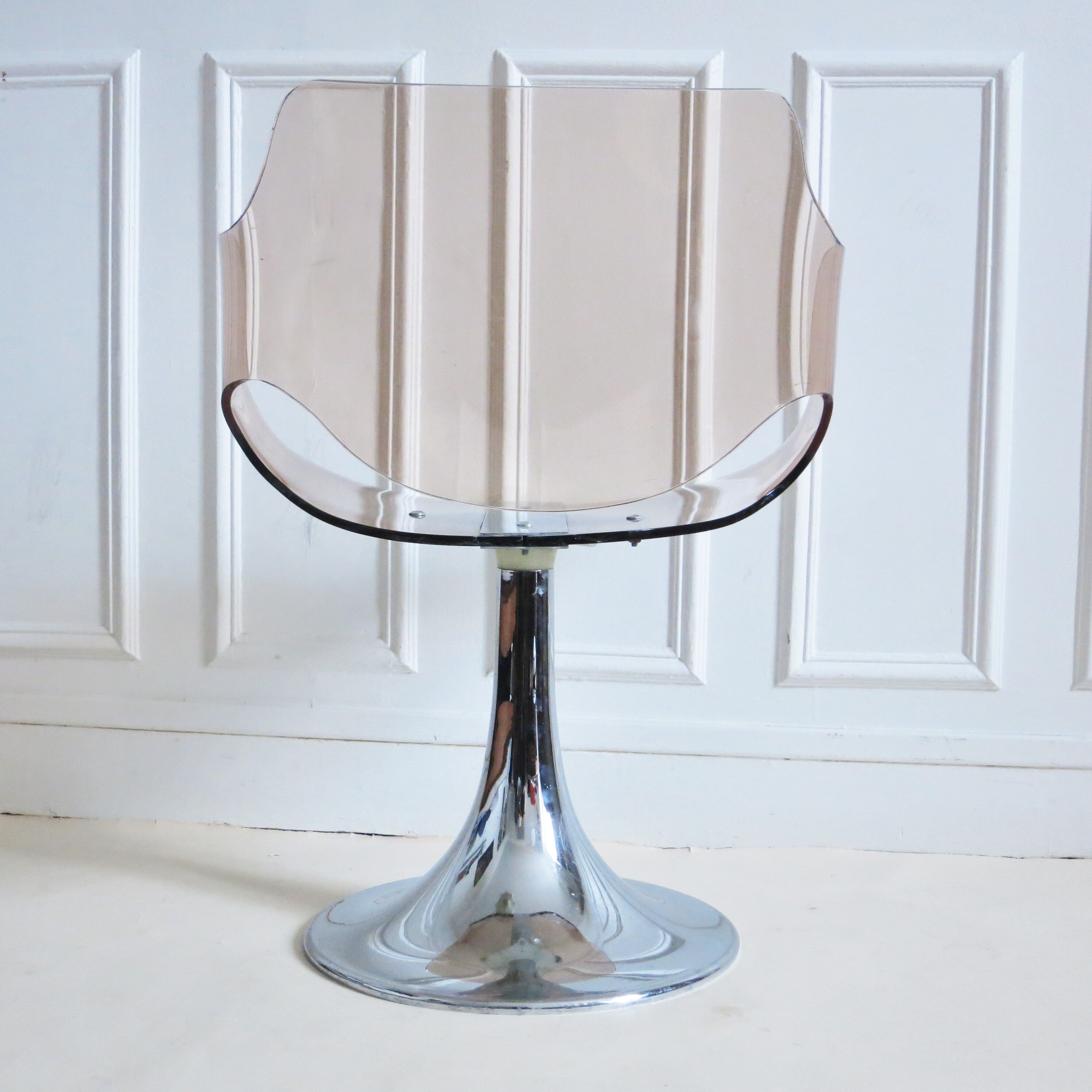 Chair swivel tulip 70s plexiglas Selency