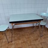 Vintage kitchen table and 4 chairs.