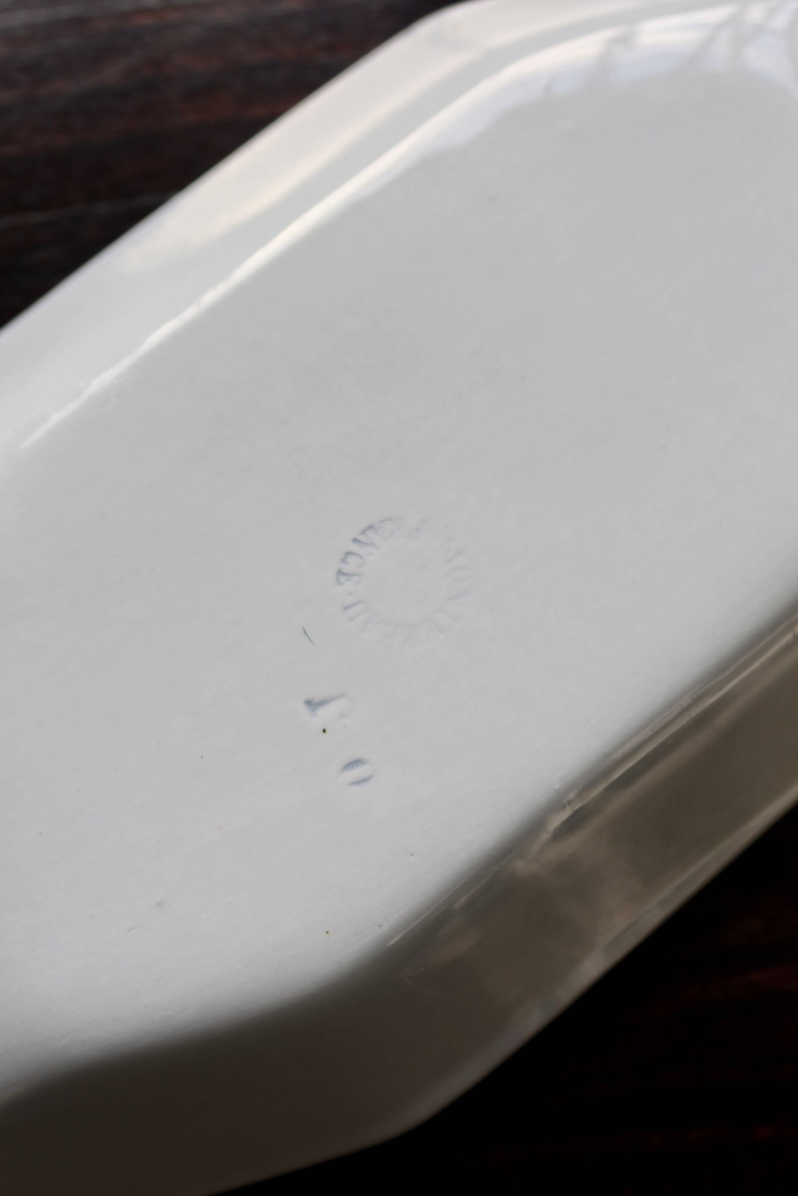 Antique octagonal serving dish from Creil and Montereau - Perles pattern - Pale blue-grey